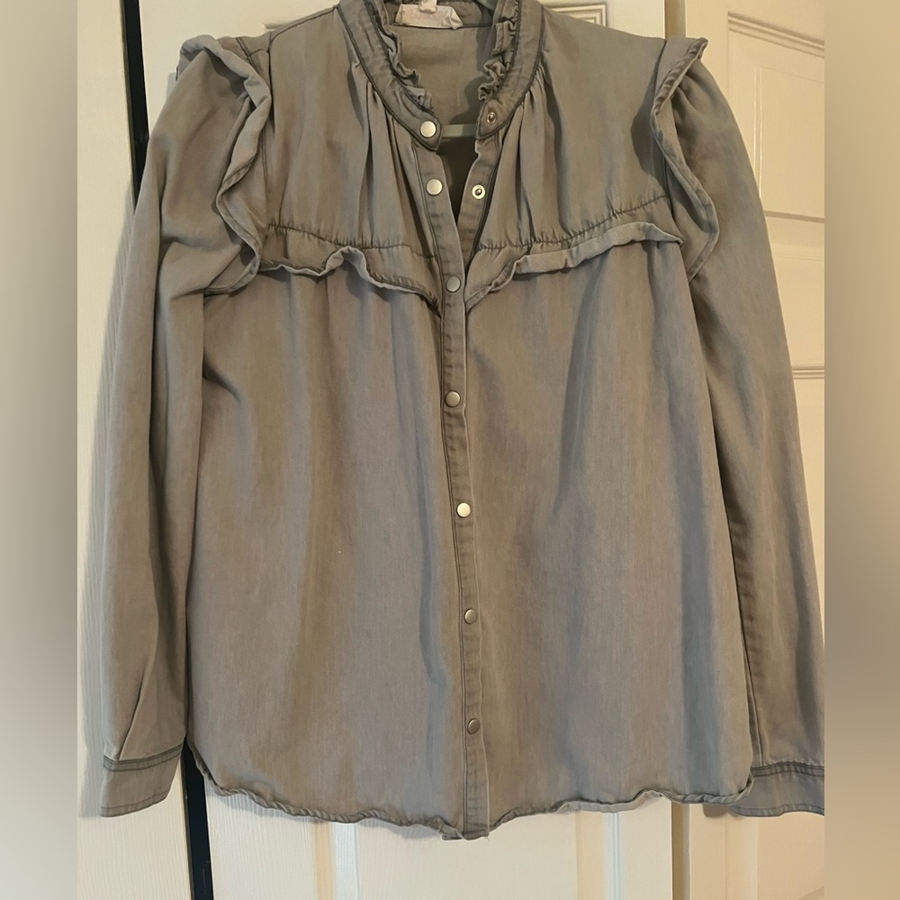 Boutique style oversized size M Shirt!